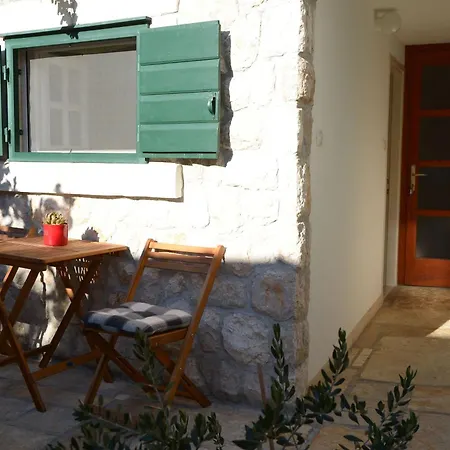 Kleine In Mit Privatem Balkon *