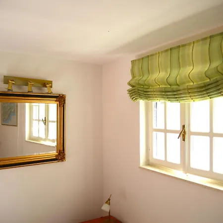 Apartment Kleine In Mit Privatem Balkon Omis