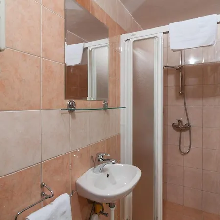 Kleine In Mit Privatem Balkon