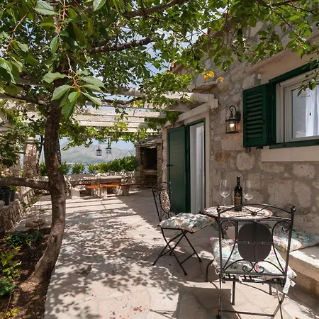 Kleine In Mit Privatem Balkon