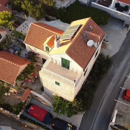 Apartment Kleine In Mit Privatem Balkon